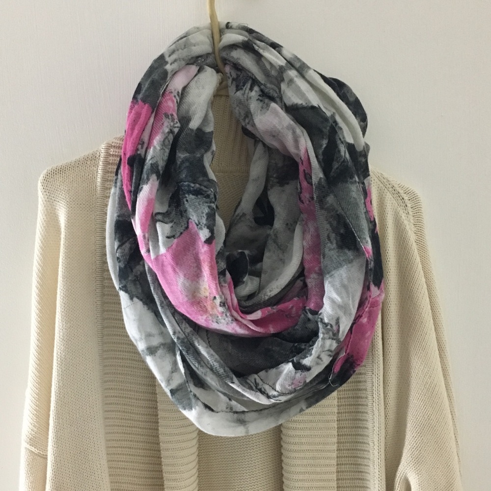4 infinity scarfs